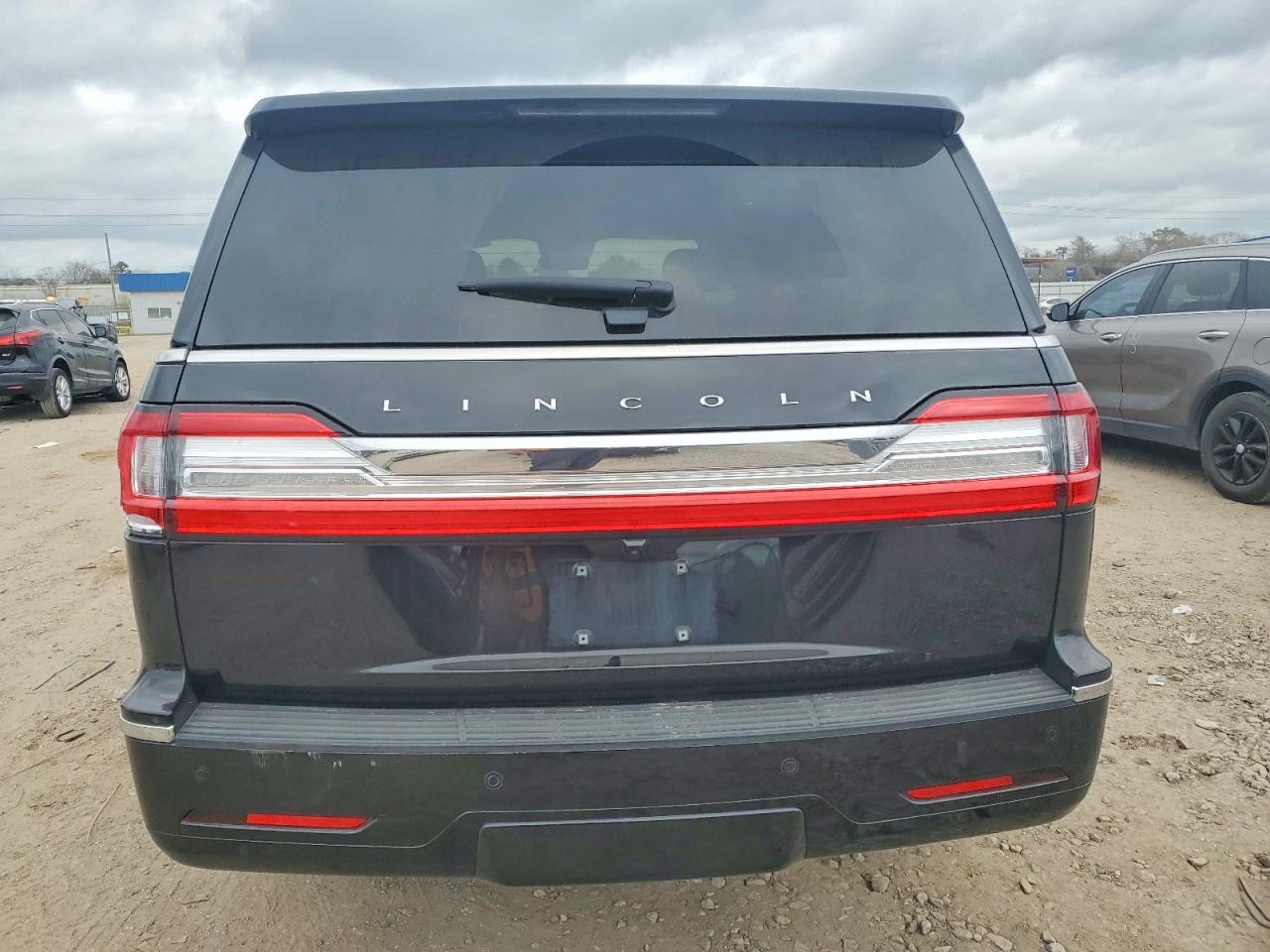 2020 LINCOLN NAVIGATOR RESERVE photo 6