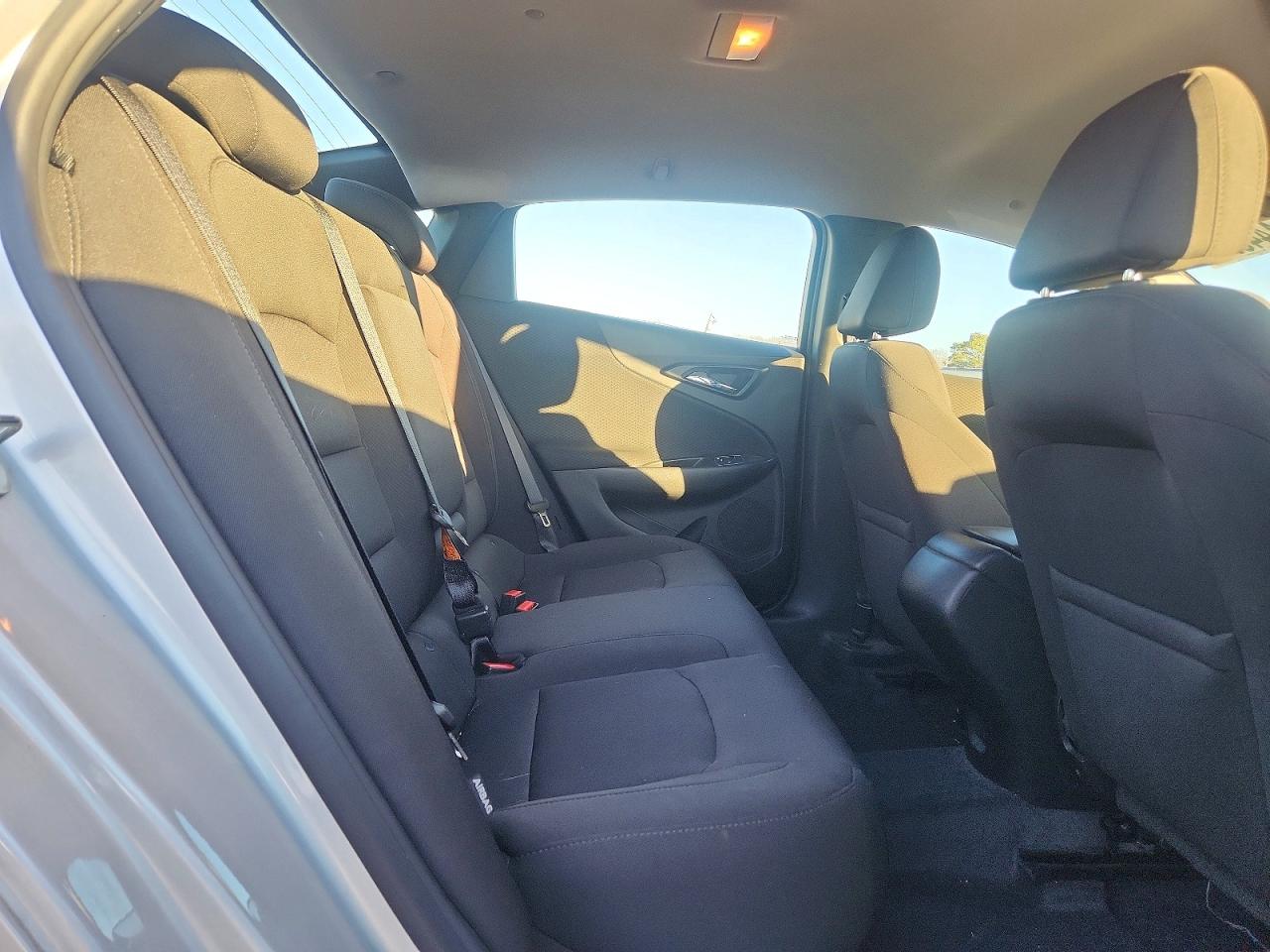 2018 CHEVROLET MALIBU photo 10