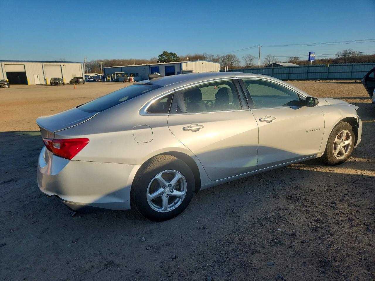 2018 CHEVROLET MALIBU photo 3