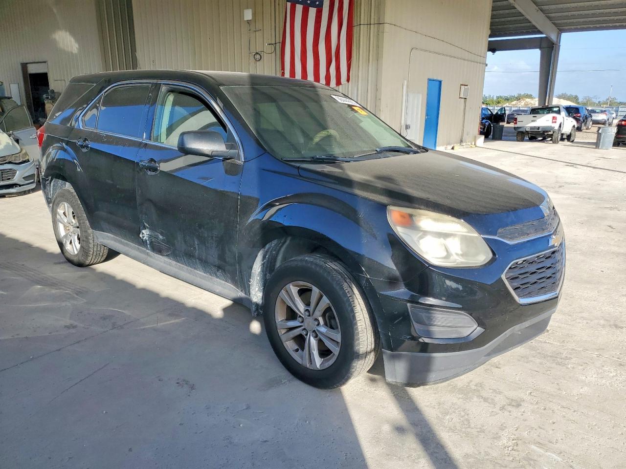 2017 CHEVROLET EQUINOX LS photo 4