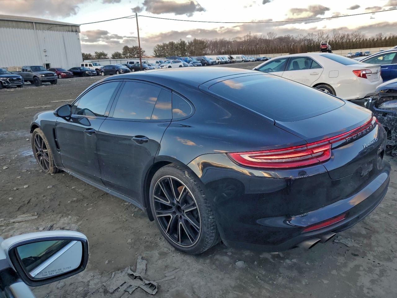 2018 PORSCHE PANAMERA 4S photo 4
