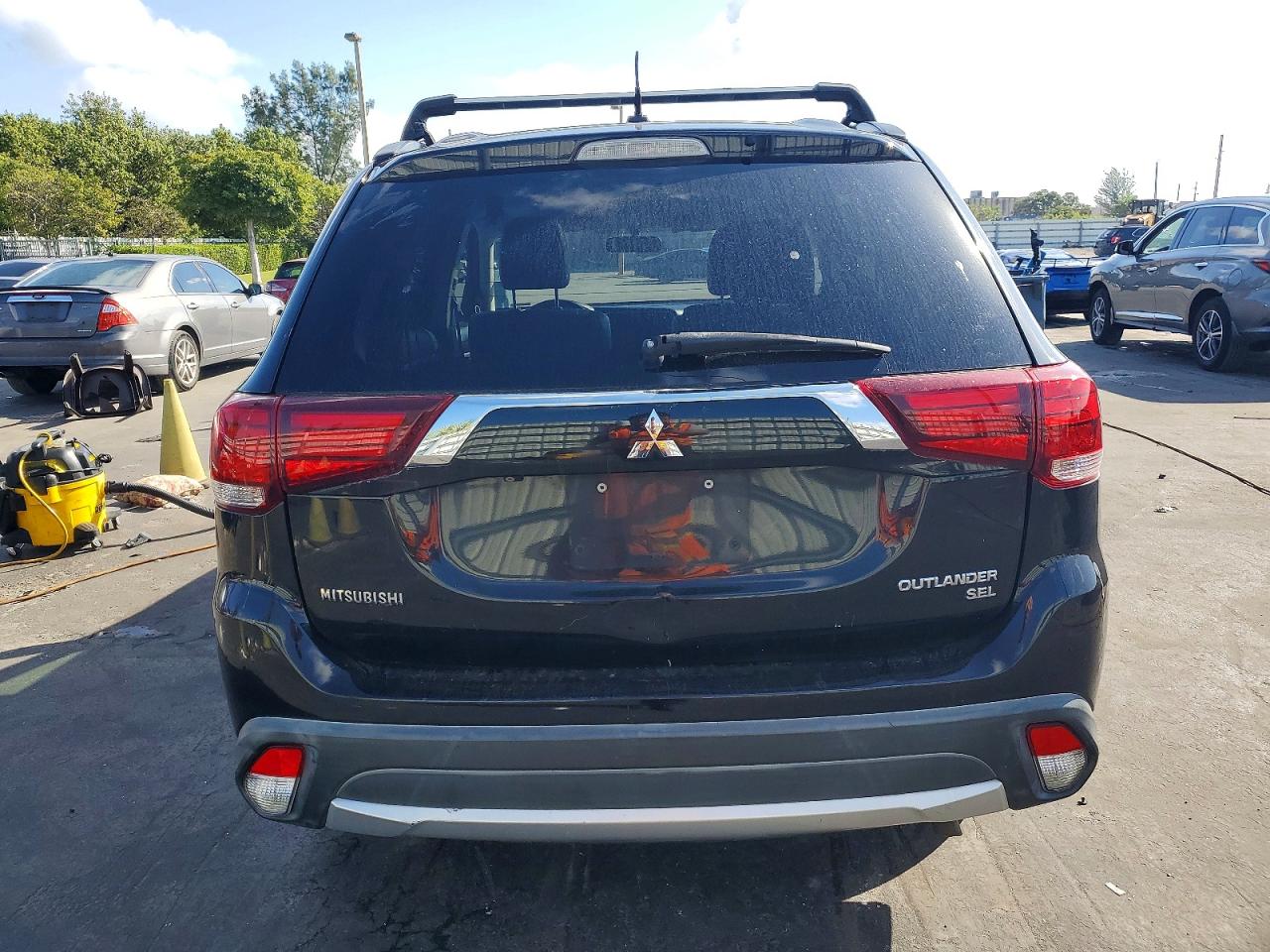 2016 MITSUBISHI OUTLANDER SE photo 6