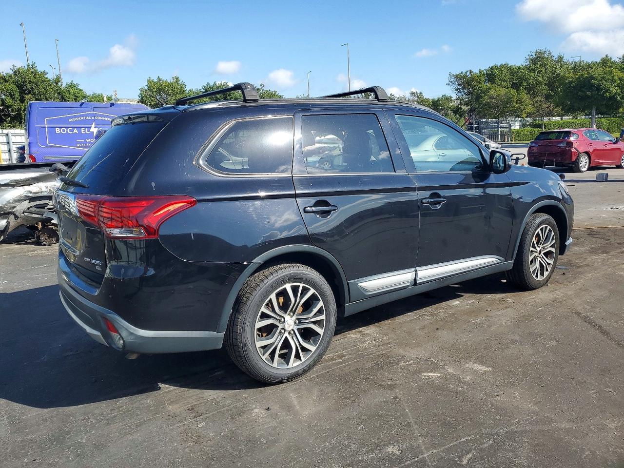 2016 MITSUBISHI OUTLANDER SE photo 3