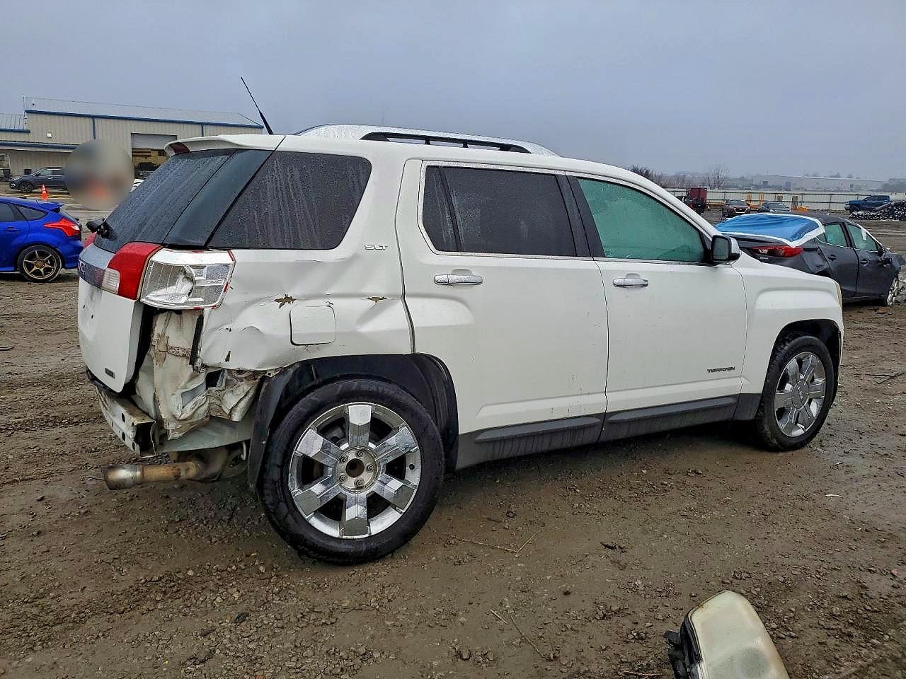 2011 GMC TERRAIN SLT photo 5