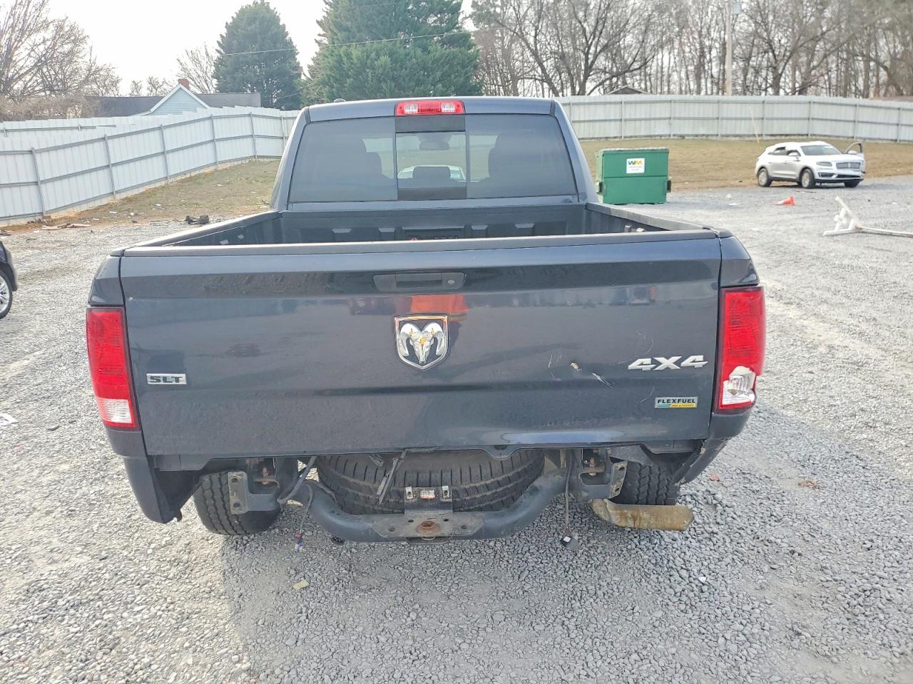 2017 RAM 1500 SLT photo 6