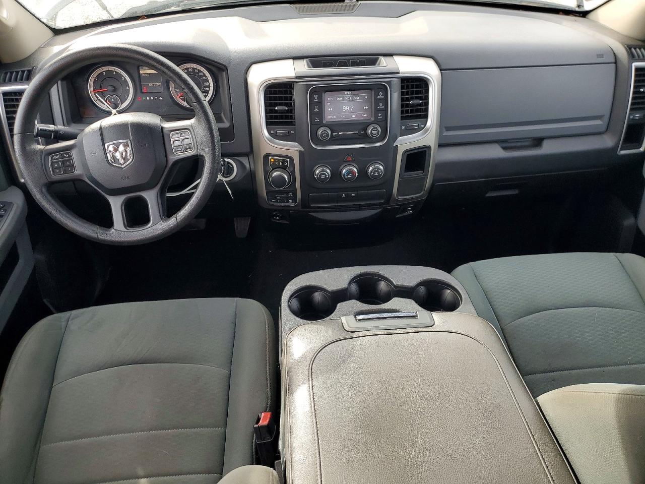 2017 RAM 1500 SLT photo 8