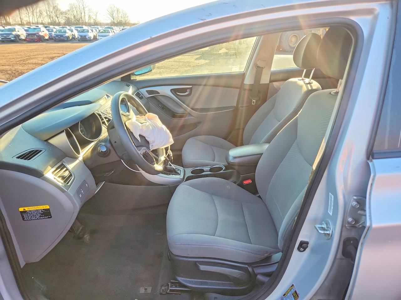 2016 HYUNDAI ELANTRA SE photo 7