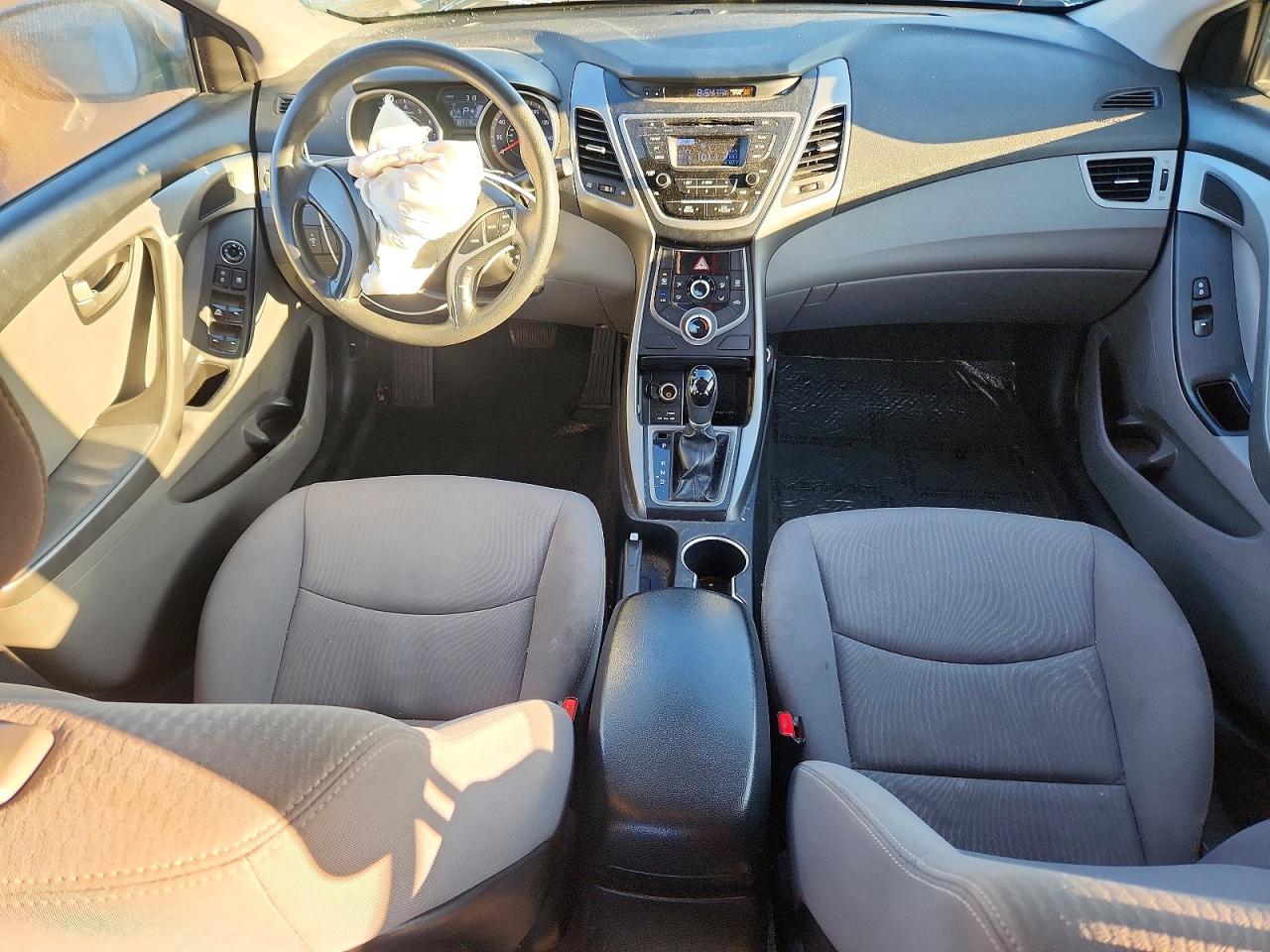 2016 HYUNDAI ELANTRA SE photo 8