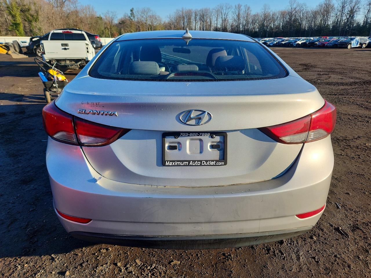 2016 HYUNDAI ELANTRA SE photo 6