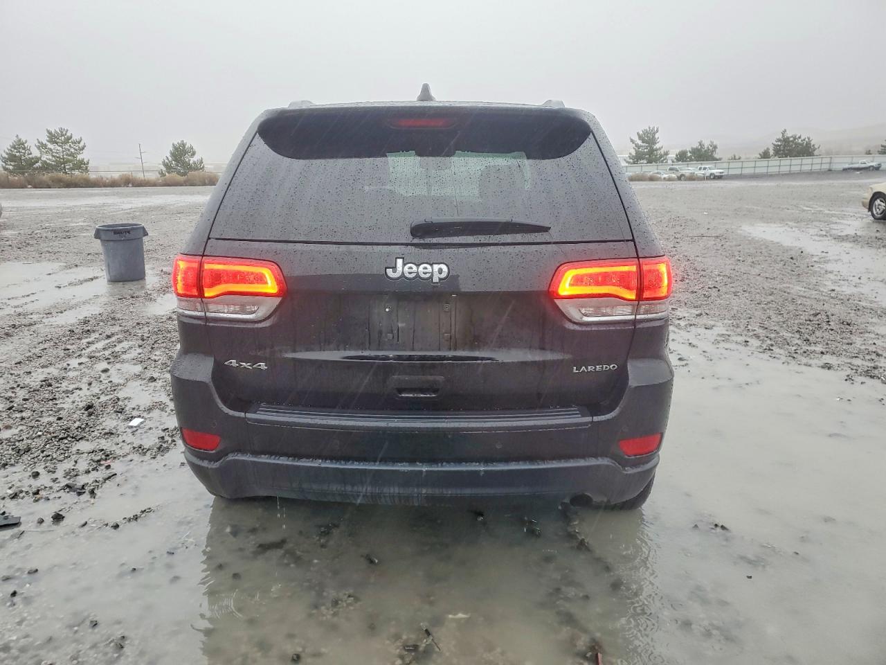 2018 JEEP GRAND CHEROKEE LAREDO photo 11