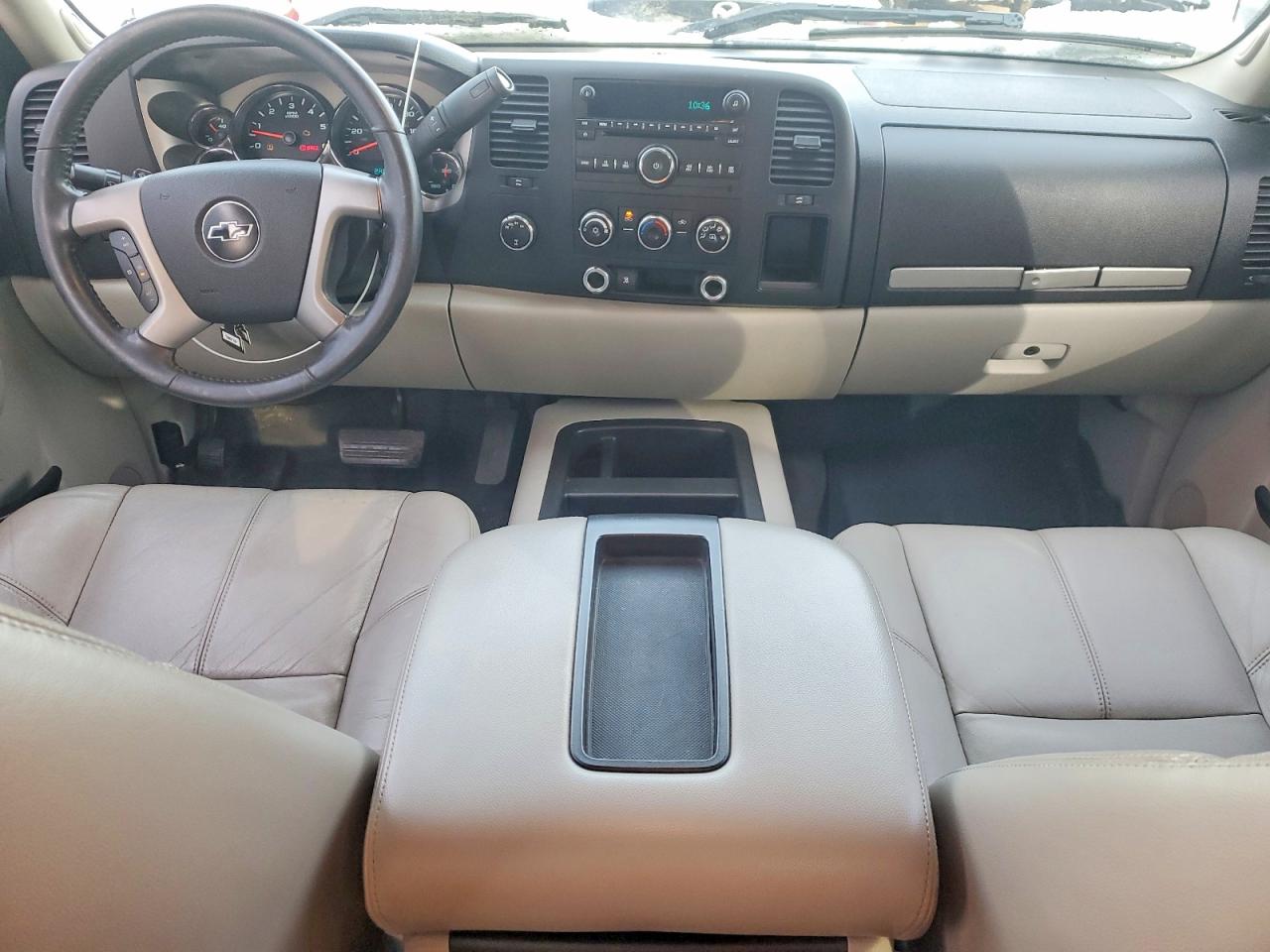 2010 CHEVROLET SILVERADO K1500 LT photo 22