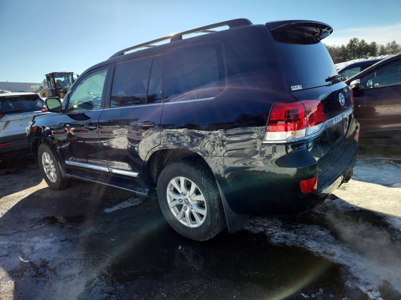 2019 TOYOTA LAND CRUISER VX-R photo 2