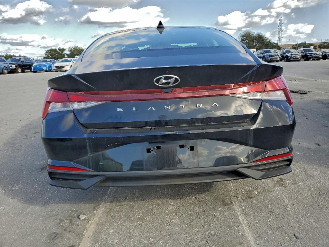 2023 HYUNDAI ELANTRA SE photo 6