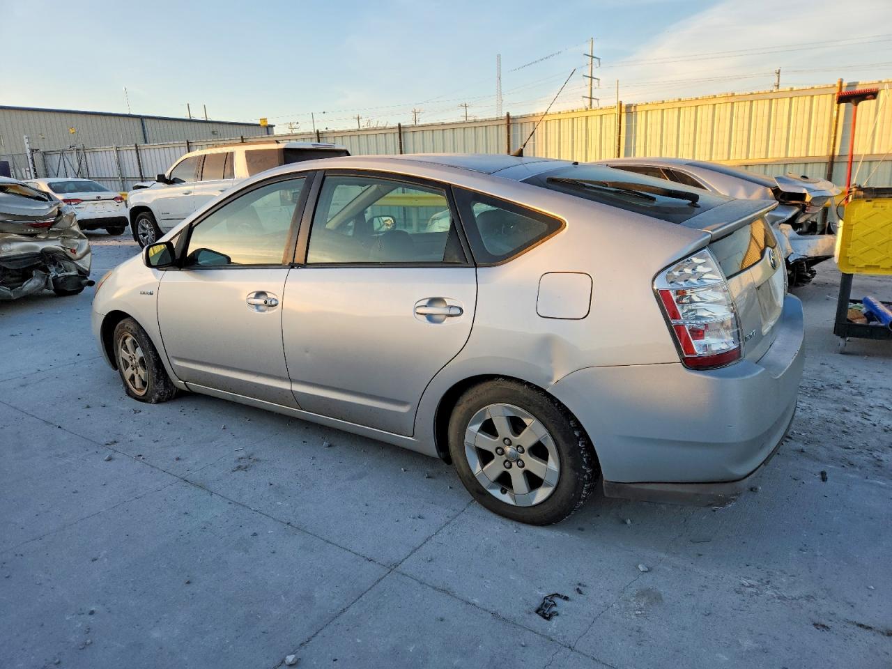 2008 TOYOTA PRIUS BASE photo 2