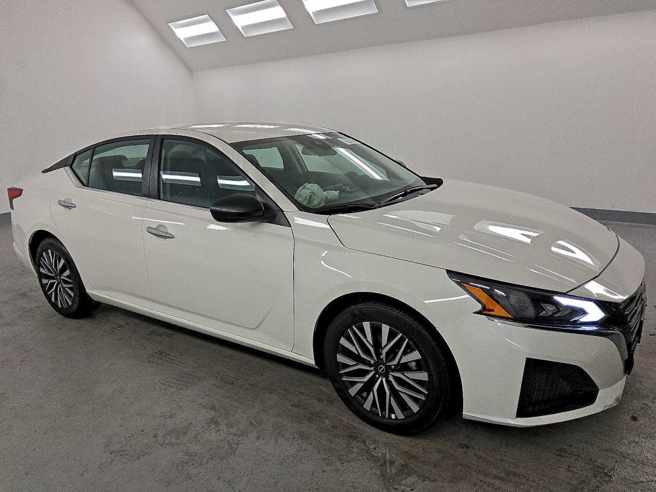 2025 NISSAN ALTIMA SV photo 10
