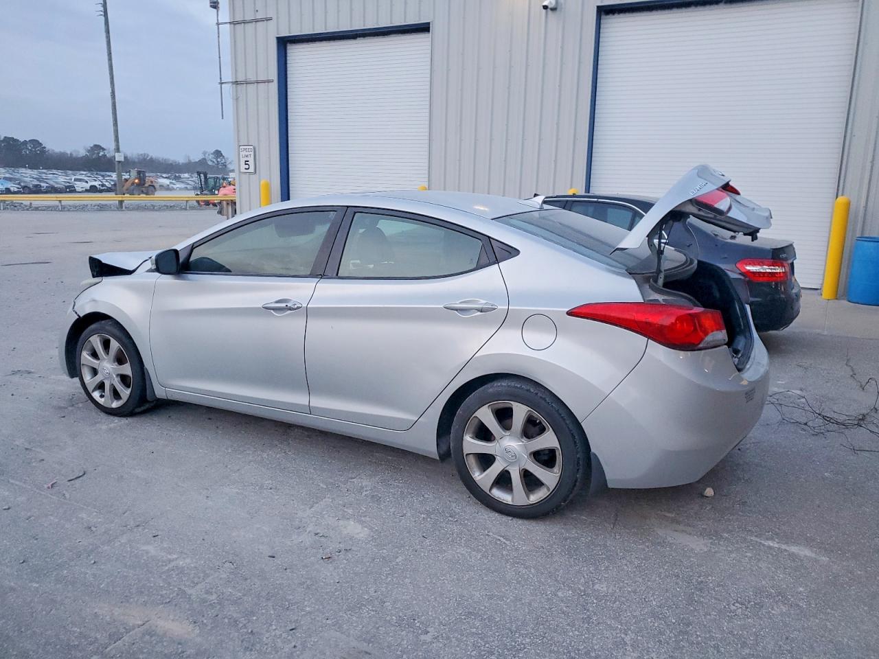 2013 HYUNDAI ELANTRA GLS photo 2