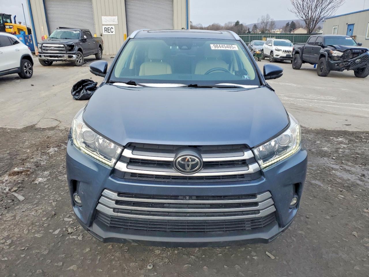 2019 TOYOTA HIGHLANDER LIMITED photo 5