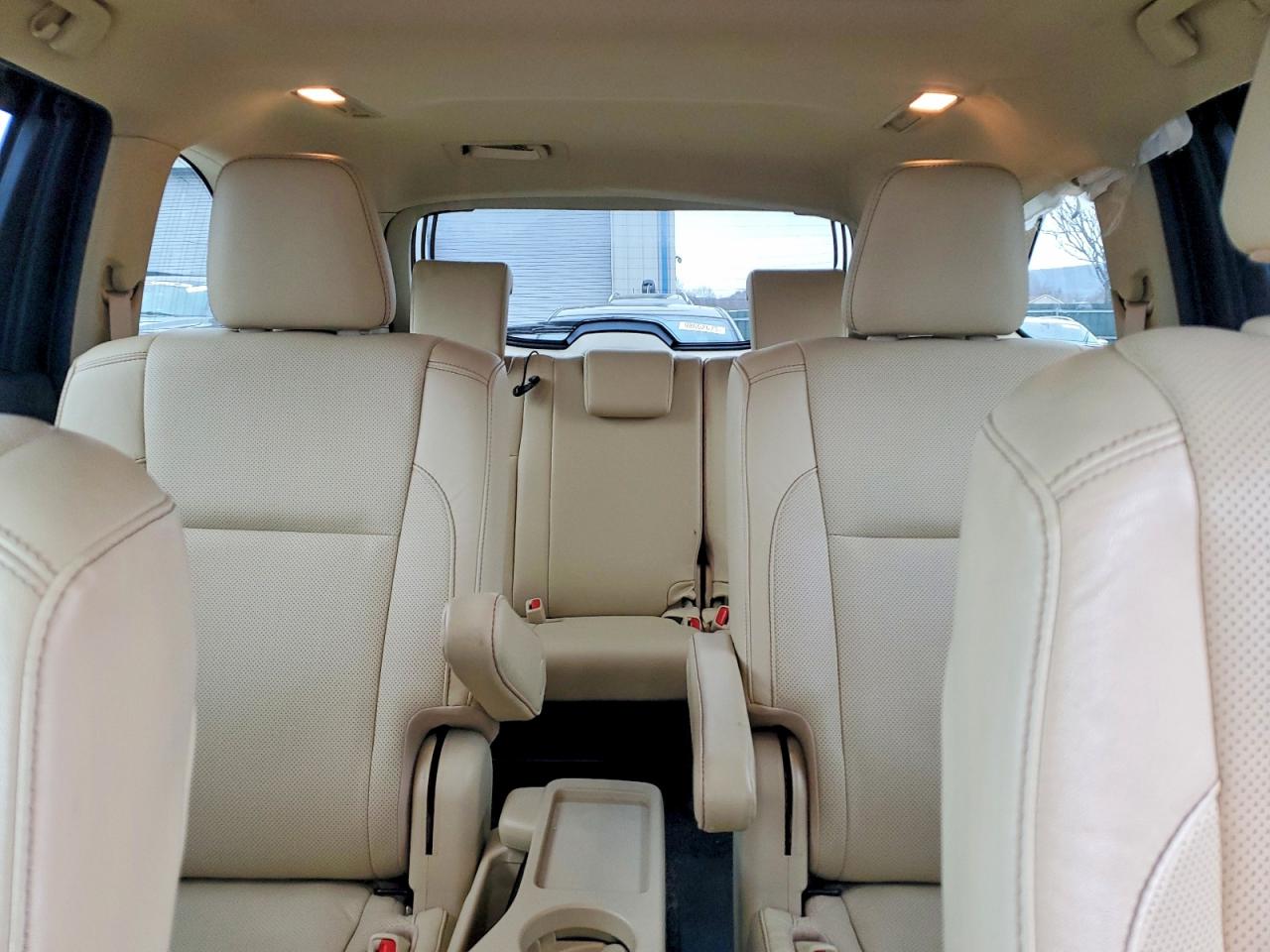 2019 TOYOTA HIGHLANDER LIMITED photo 10