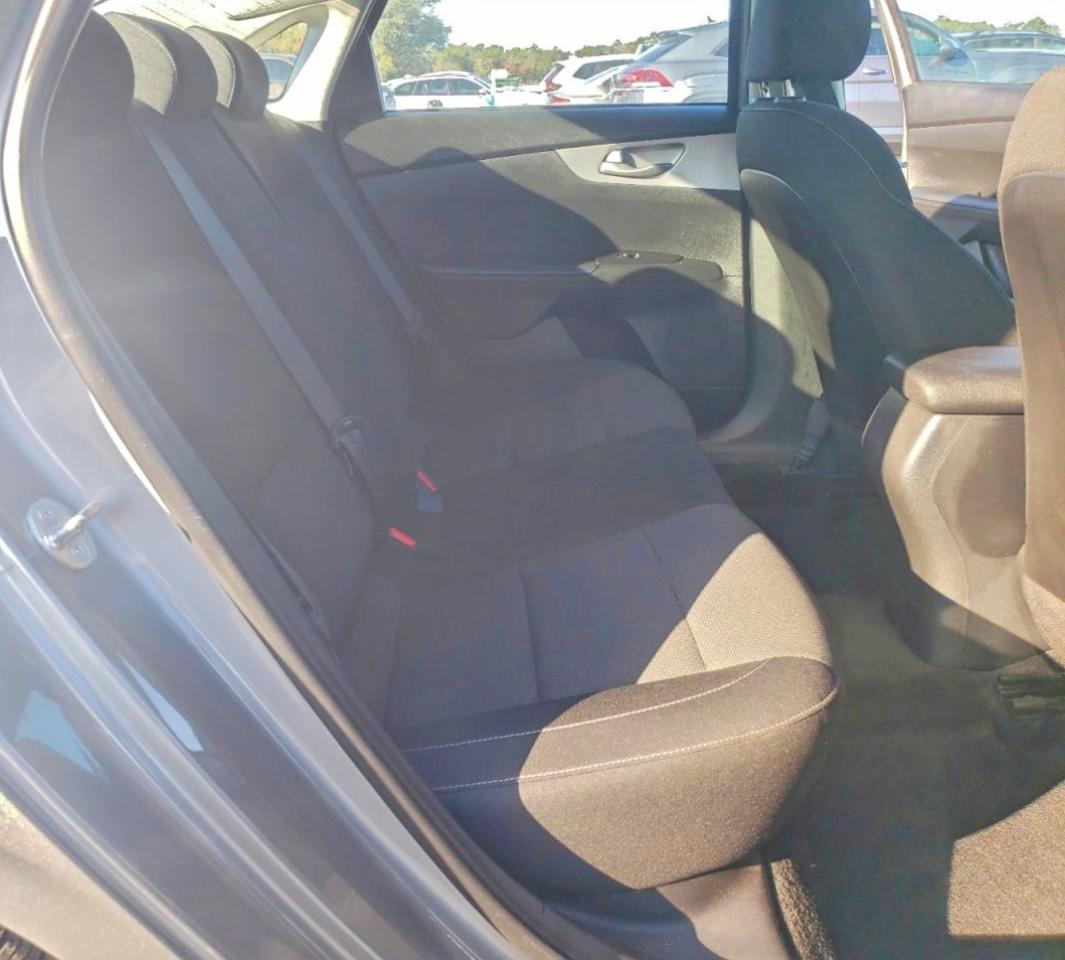 2023 KIA FORTE LXS photo 19