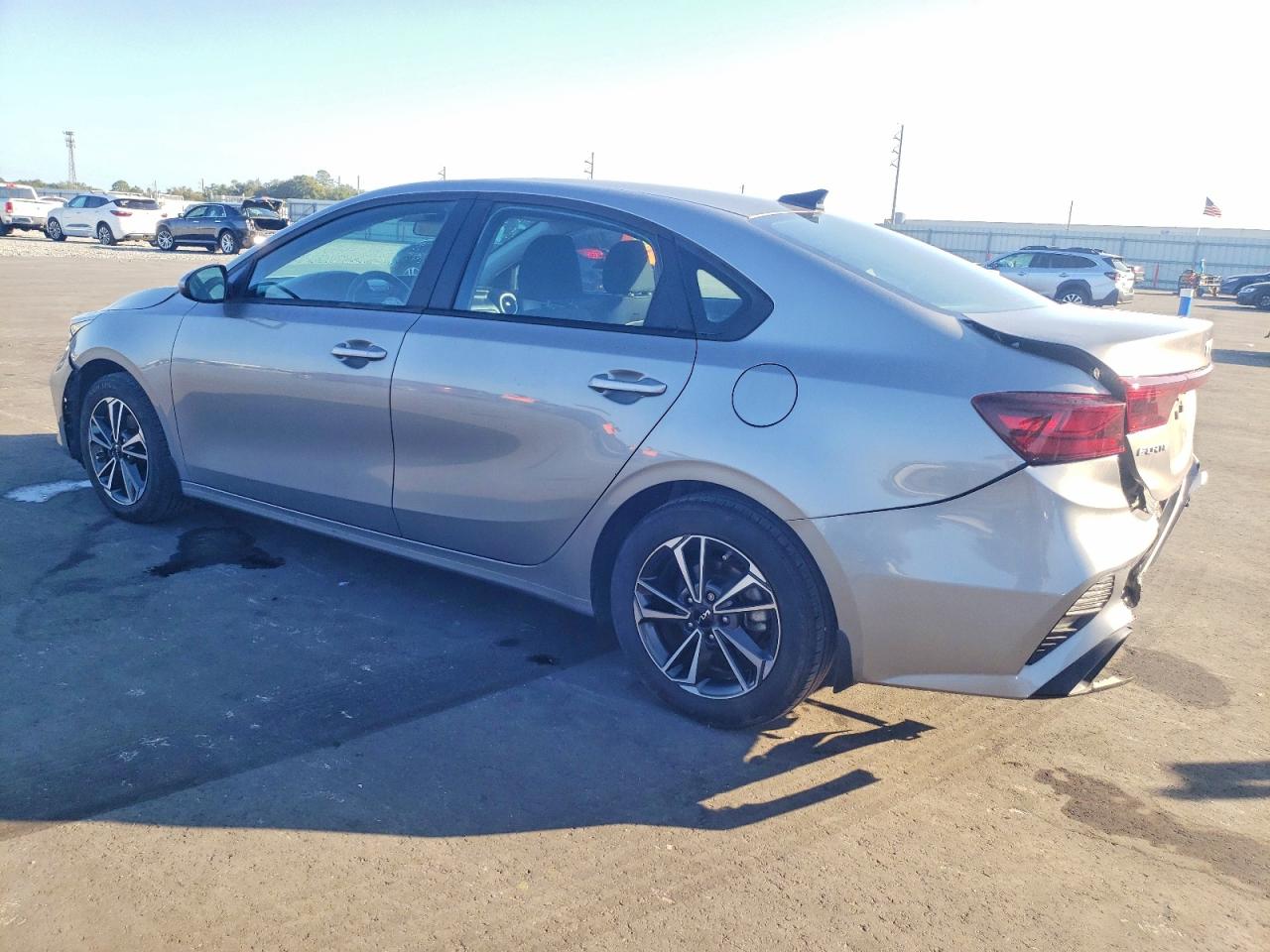 2023 KIA FORTE LXS photo 3