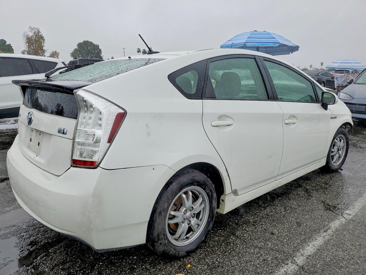 2011 TOYOTA PRIUS photo 3