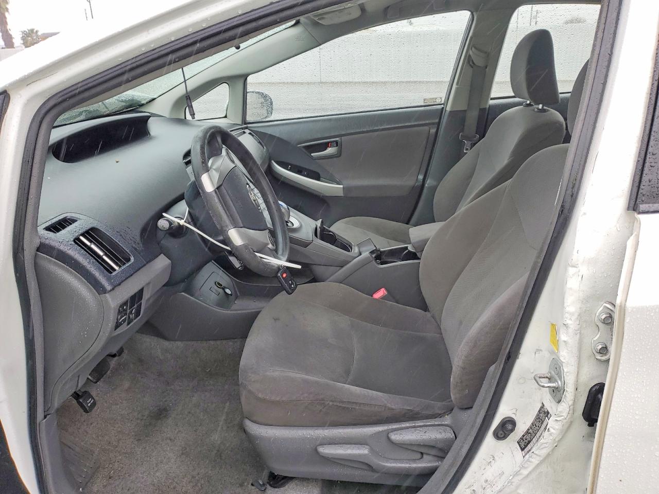2011 TOYOTA PRIUS photo 7
