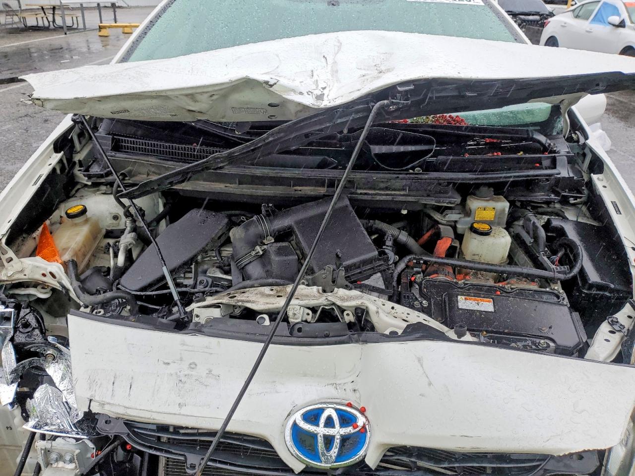 2011 TOYOTA PRIUS photo 11