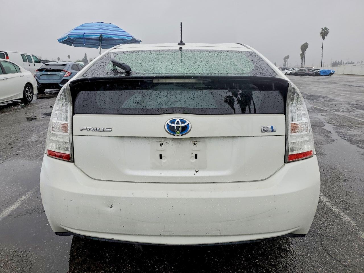 2011 TOYOTA PRIUS photo 6