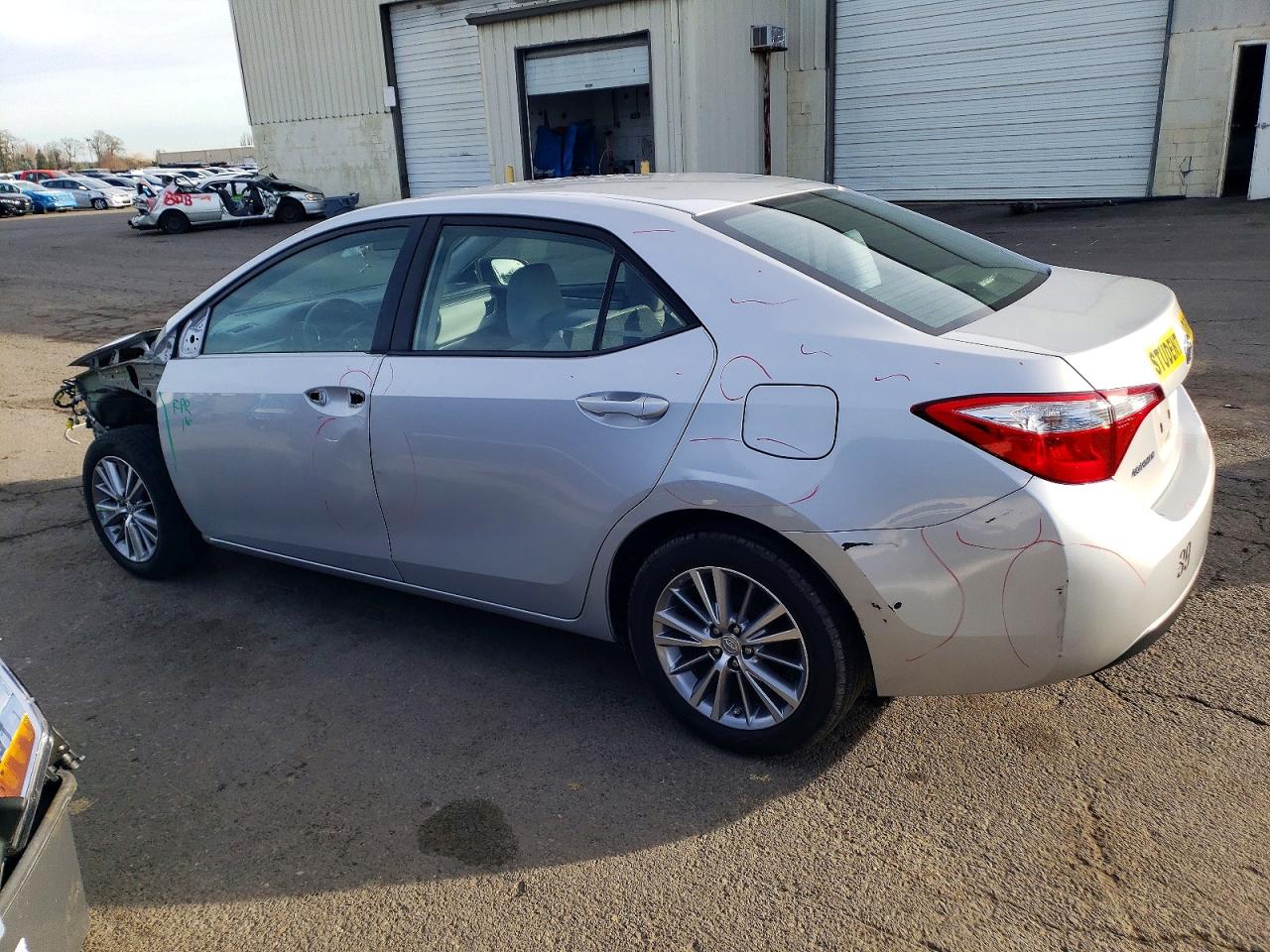 2015 TOYOTA COROLLA photo 2