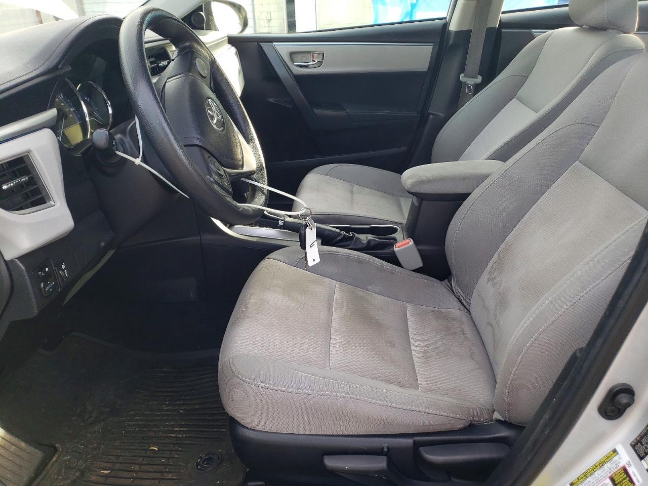 2015 TOYOTA COROLLA photo 7