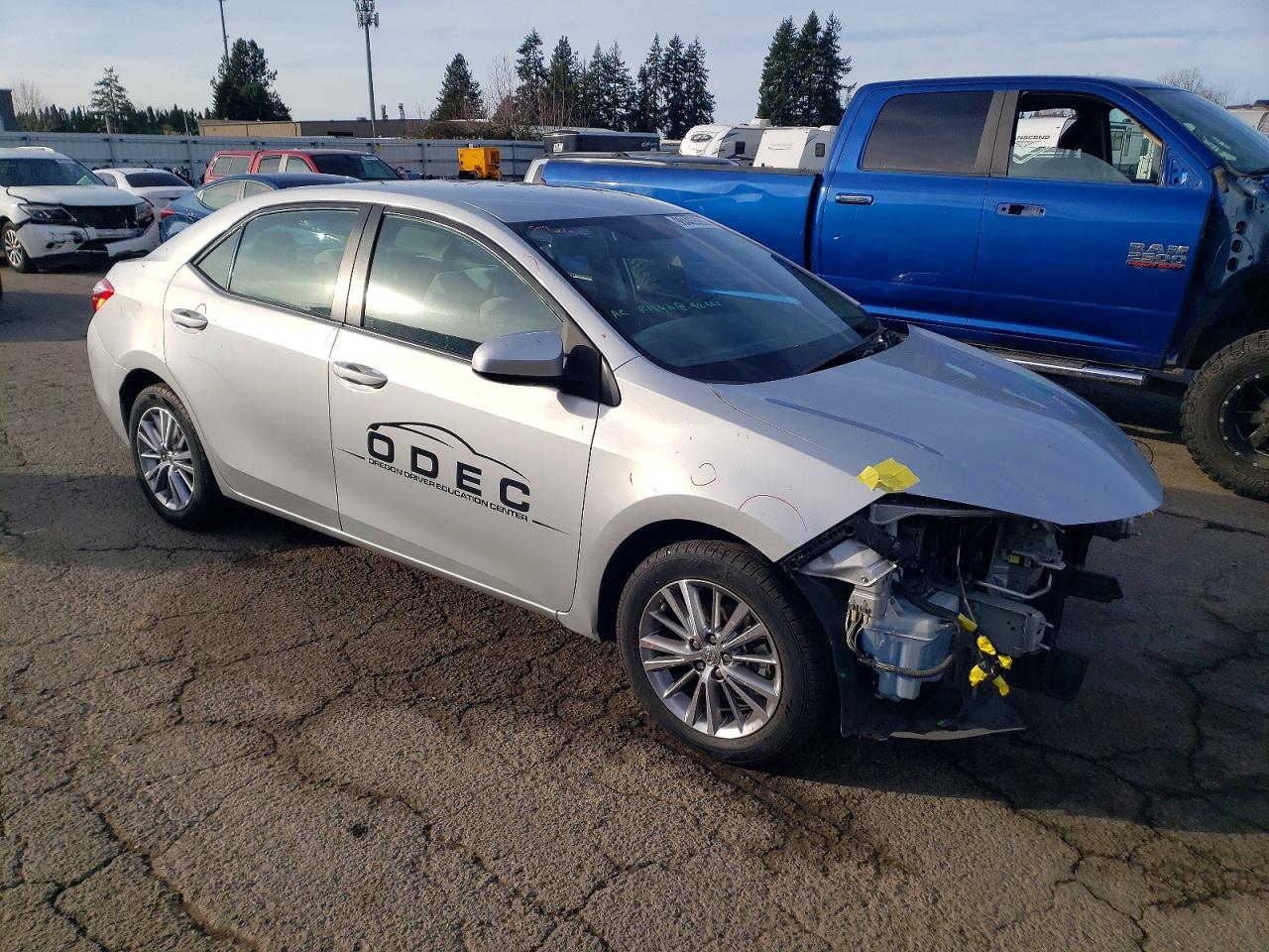 2015 TOYOTA COROLLA photo 4