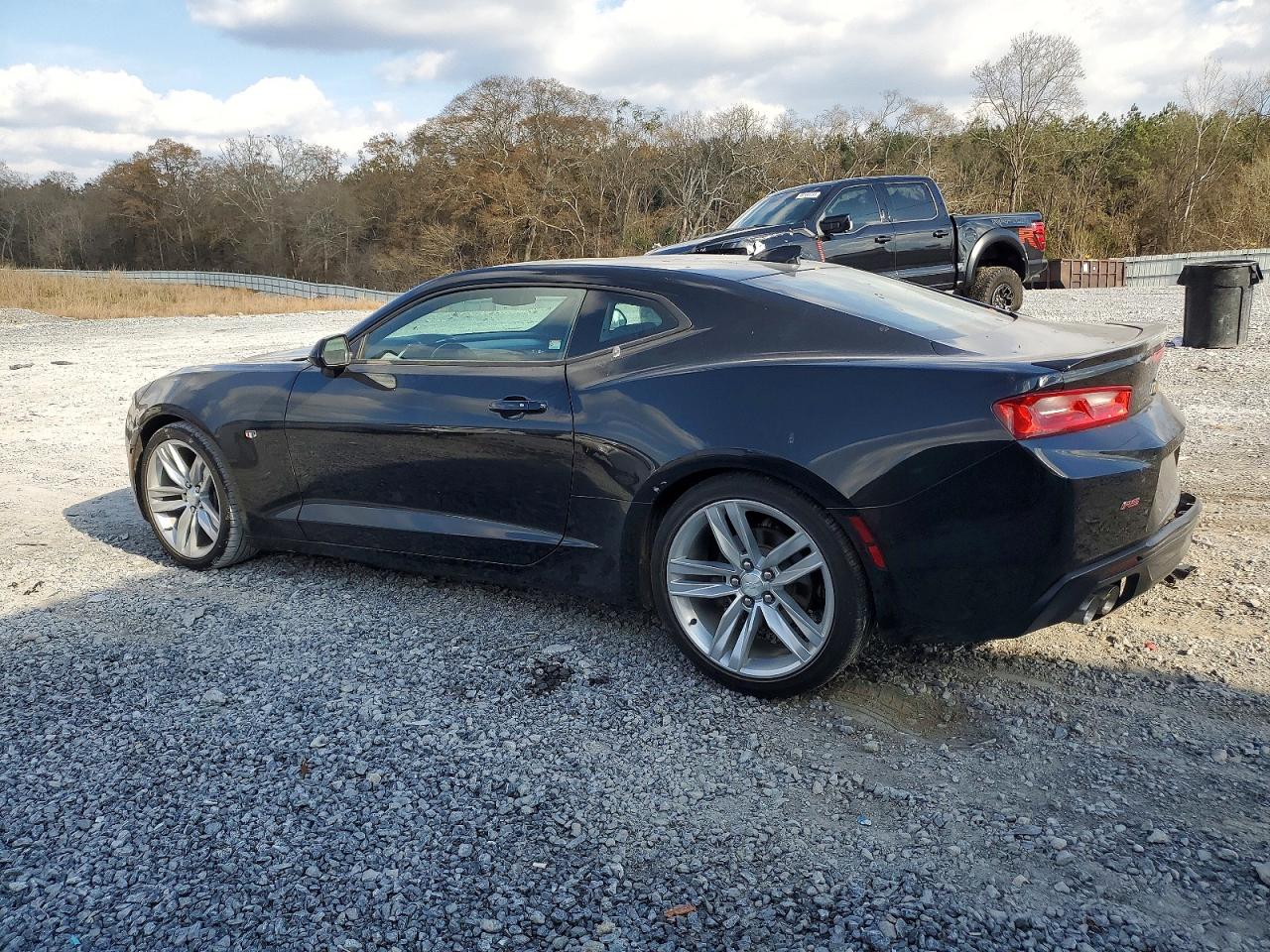 2017 CHEVROLET CAMARO LT photo 3