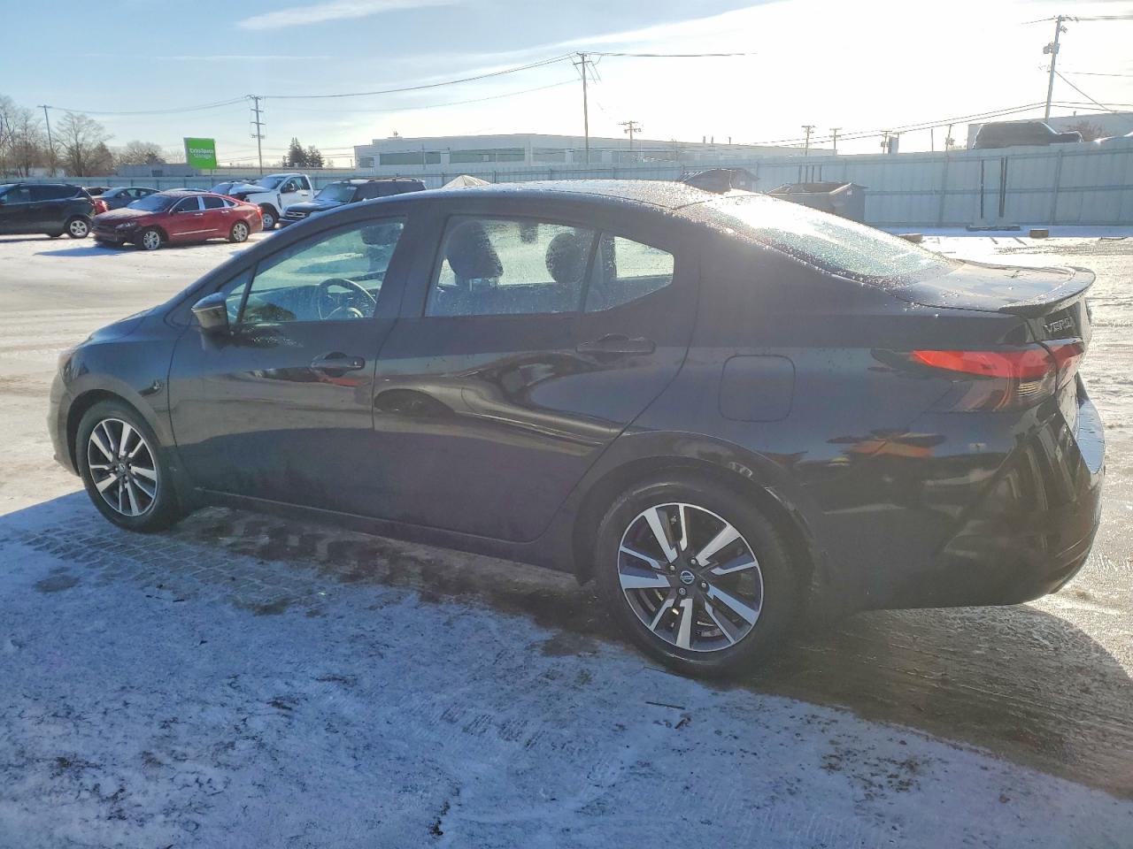 2021 NISSAN VERSA SV photo 2