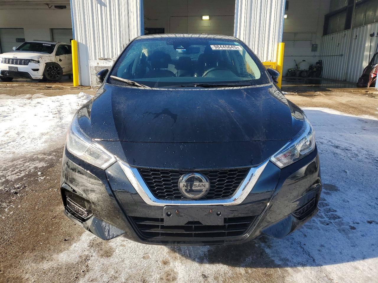 2021 NISSAN VERSA SV photo 5