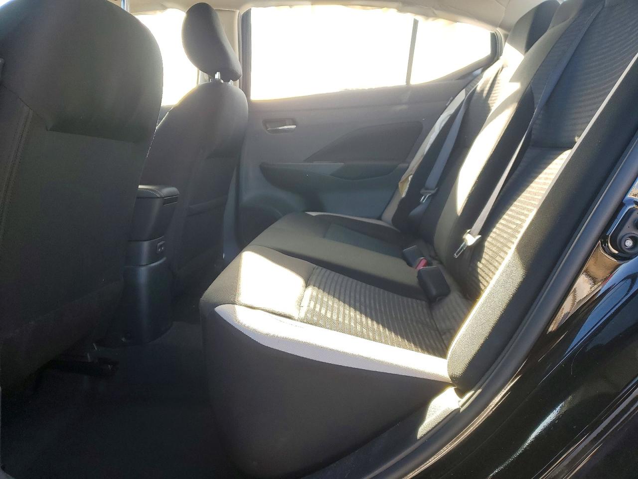 2021 NISSAN VERSA SV photo 10
