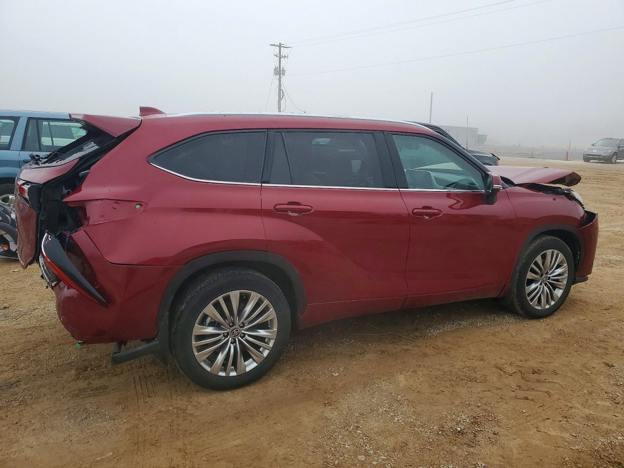 2023 TOYOTA HIGHLANDER L photo 3