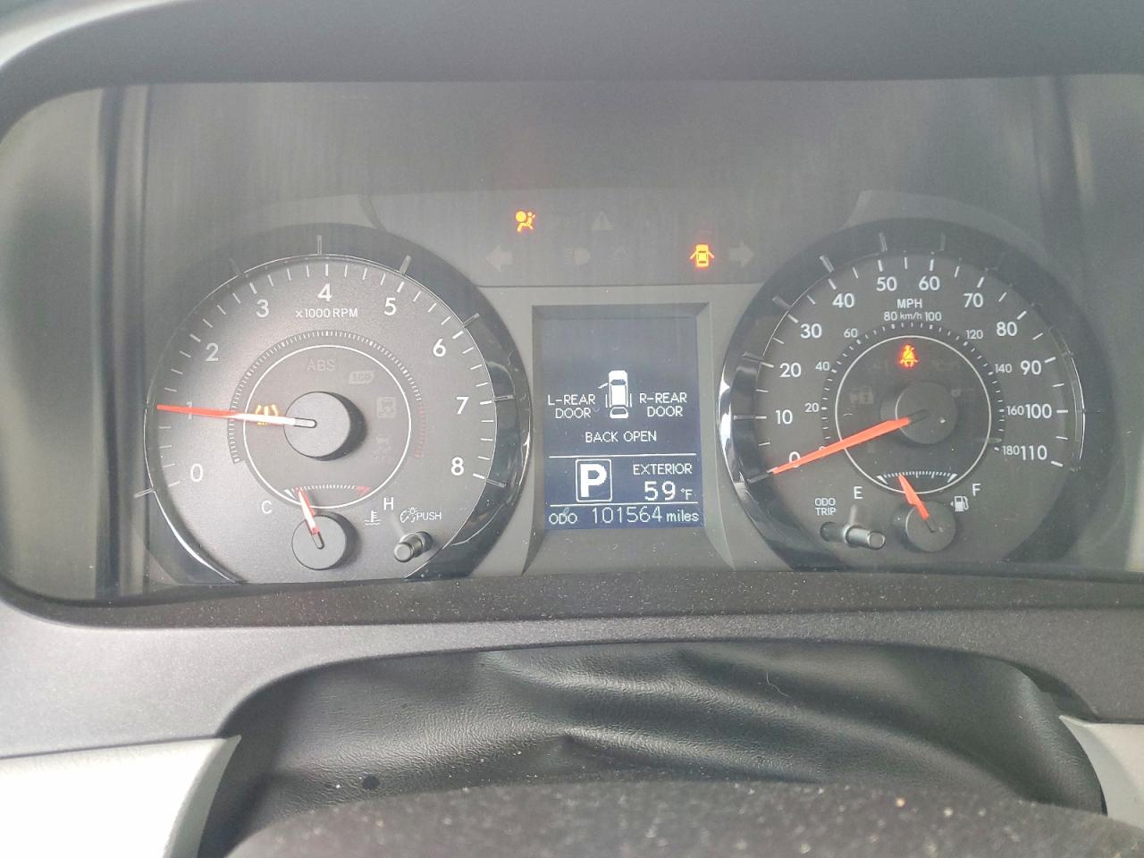 2017 TOYOTA SIENNA LE photo 9