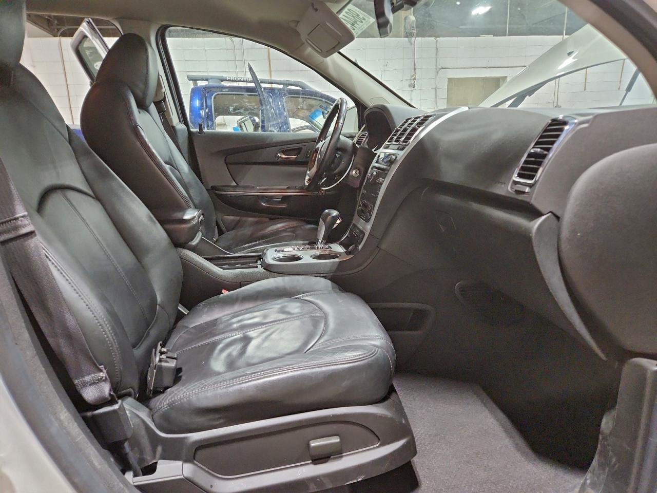 2011 GMC ACADIA SLT-1 photo 13