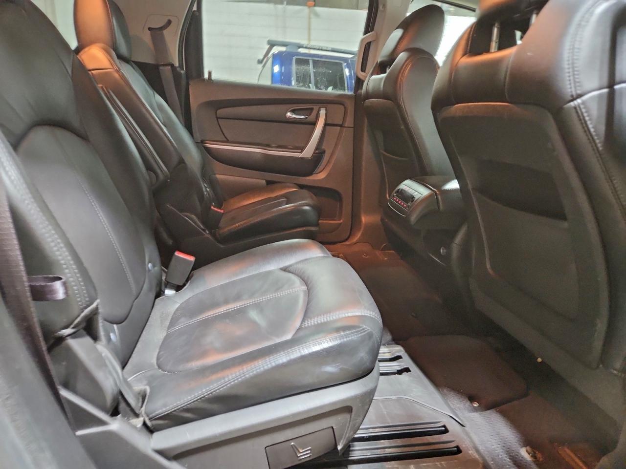 2011 GMC ACADIA SLT-1 photo 21