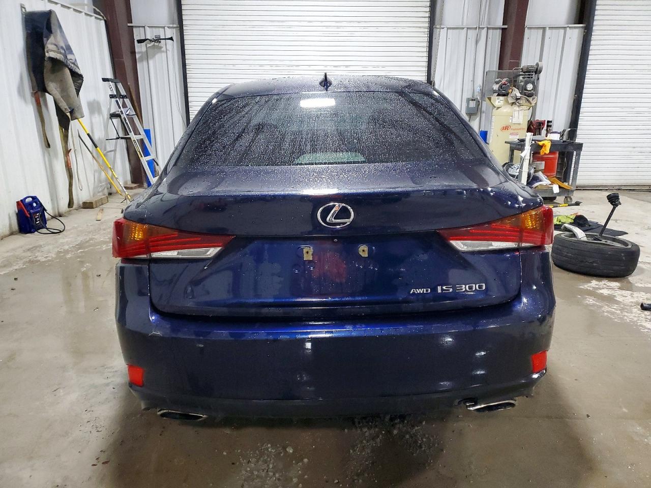 2017 LEXUS IS 300 photo 6