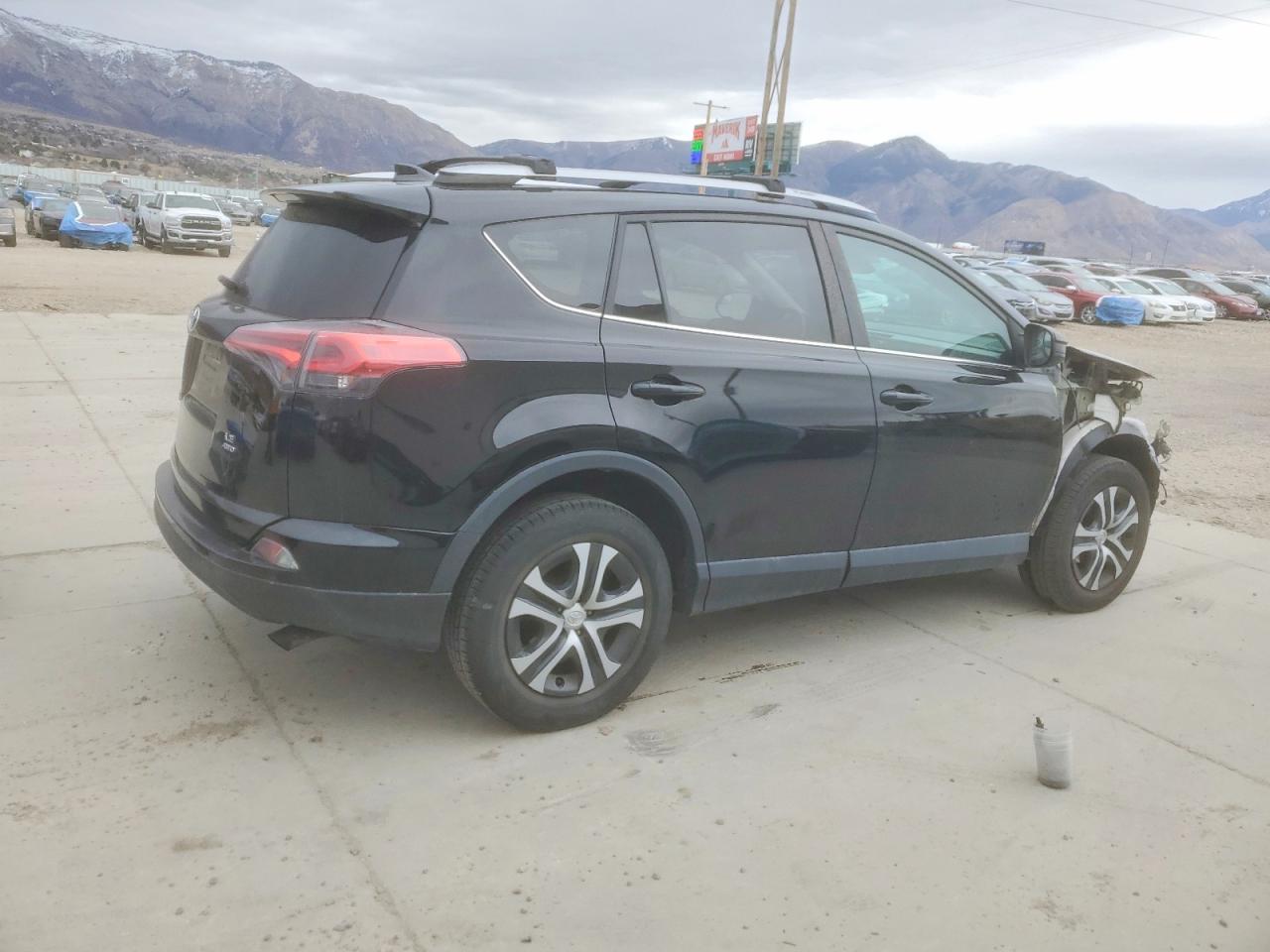 2018 TOYOTA RAV4 LE photo 3
