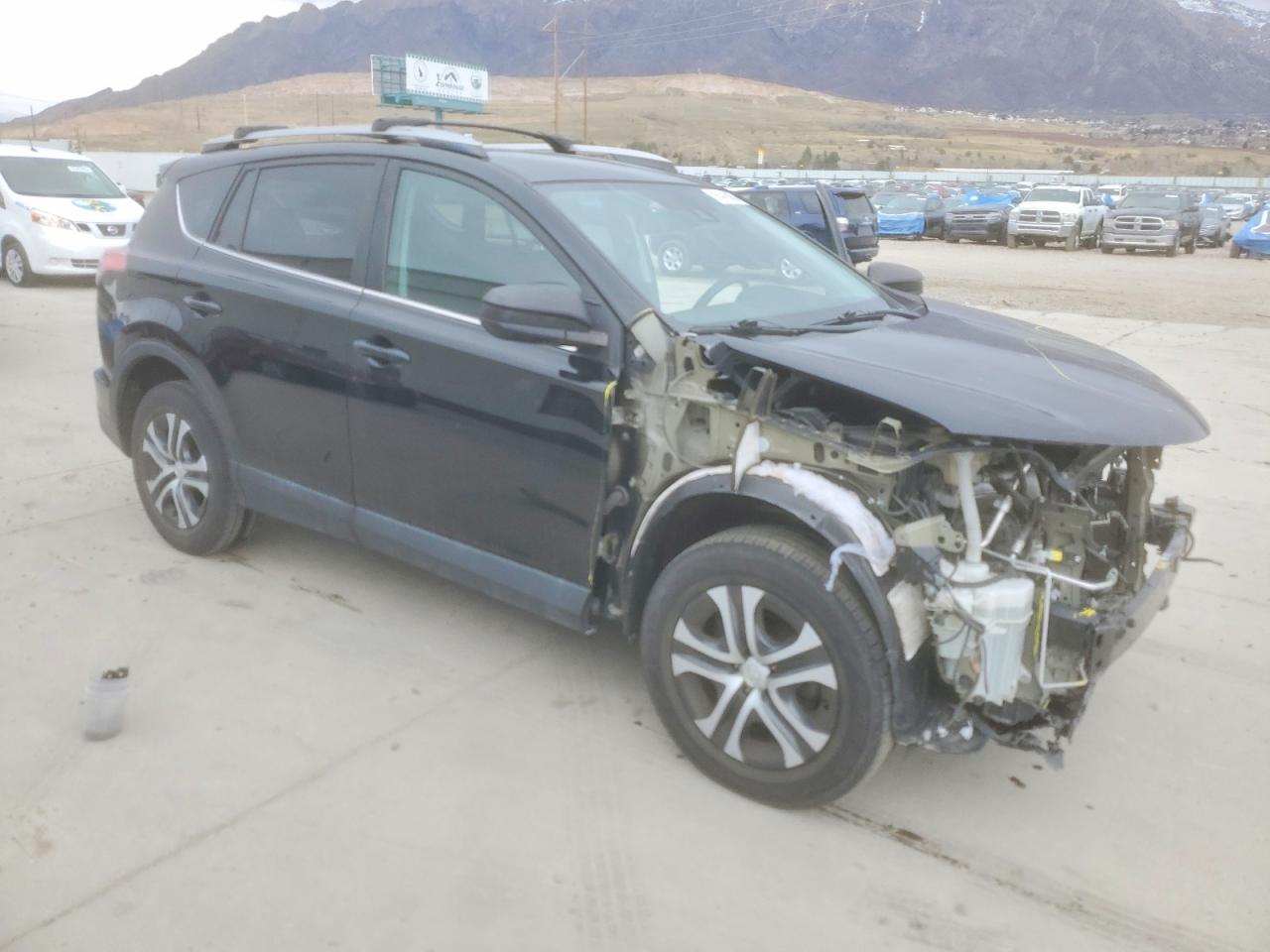2018 TOYOTA RAV4 LE photo 4