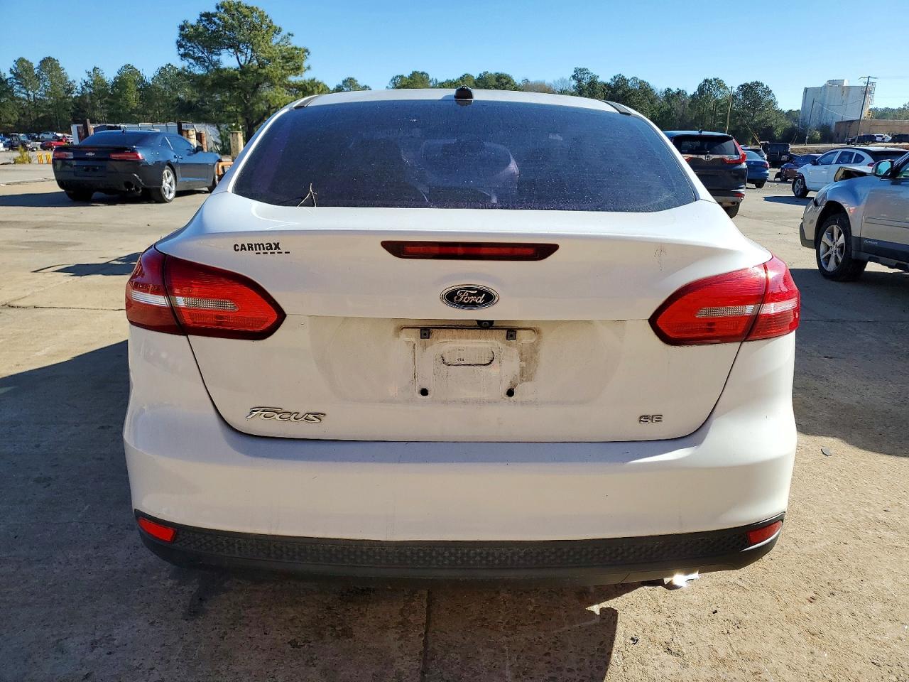 2017 FORD FOCUS SE photo 6