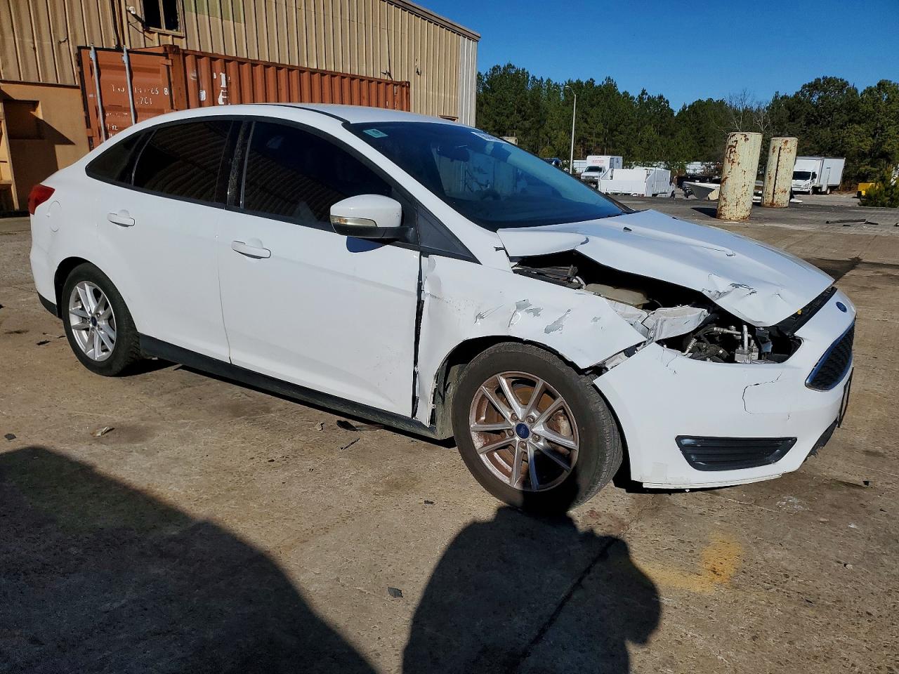 2017 FORD FOCUS SE photo 4