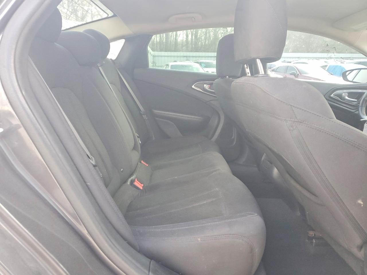 2015 CHRYSLER 200 LIMITED photo 10