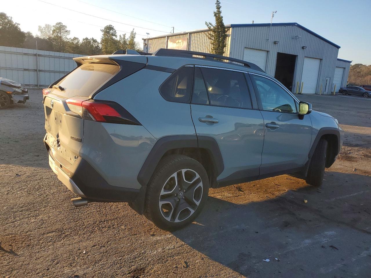 2019 TOYOTA RAV4 ADVENTURE photo 3