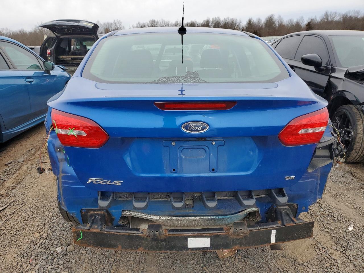 2018 FORD FOCUS SE photo 11