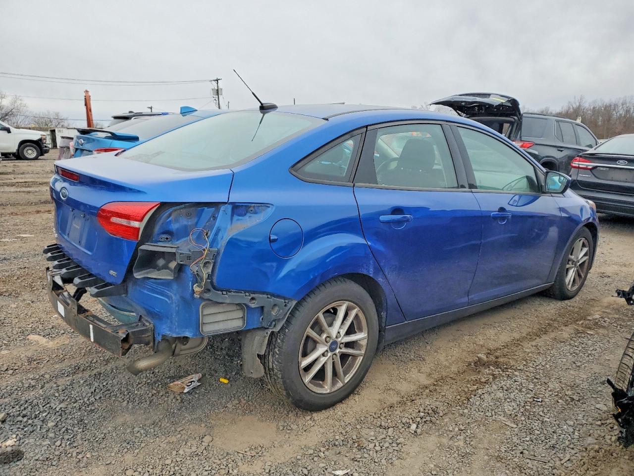 2018 FORD FOCUS SE photo 5