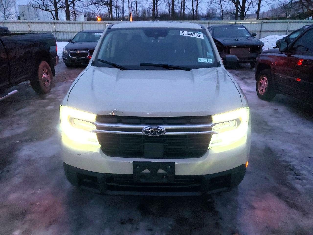 2024 FORD MAVERICK LARIAT photo 9