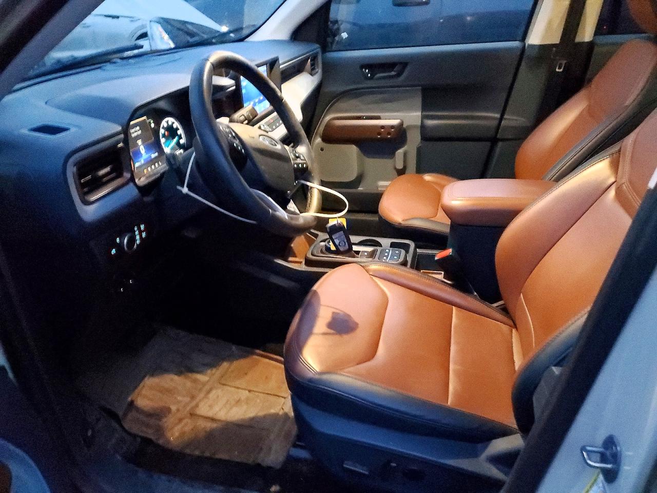 2024 FORD MAVERICK LARIAT photo 13